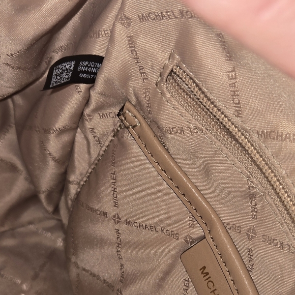 Michael Kors Mindy MD Leather Backpack Pre-owned main image 6